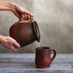 wellhealthorganic.com:some-amazing-health-benefits-of-drinking-water-from-an-earthen-pot